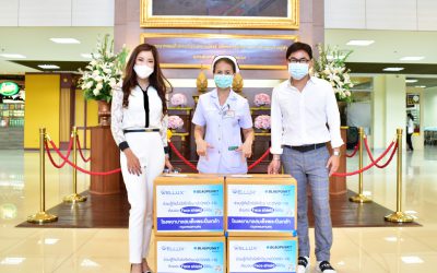 “เฮียสี่” เจ้าแห่งนวัตกรรมหลอดไฟ WELLUX / เครื่องเสียง / ฟิล์ม BLAUPUNKT มอบ Face Shield เกรดพิเศษ แก่รพ.รามาฯและอีกกว่า100รพ.รัฐทั่วประเทศสู้Covid-19